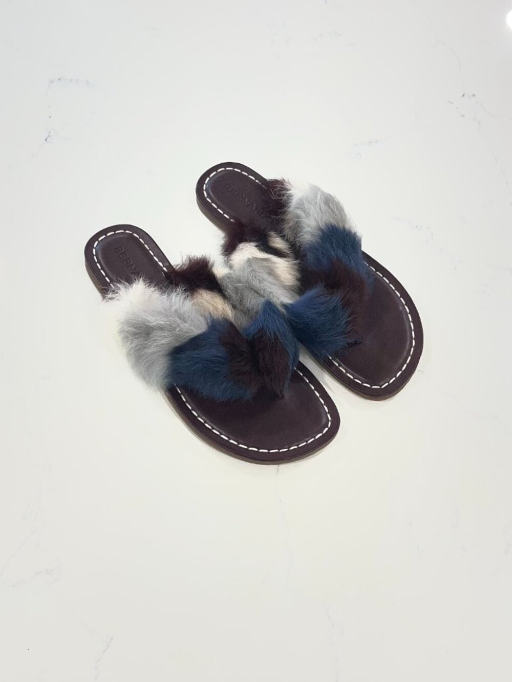 Bernardo Women's Fluffy Rabbit Fur Sandals Open Toe Mules/Slippers Flats Size 7